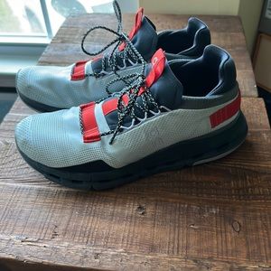 On Cloud Casual Walking Shoes Size 10